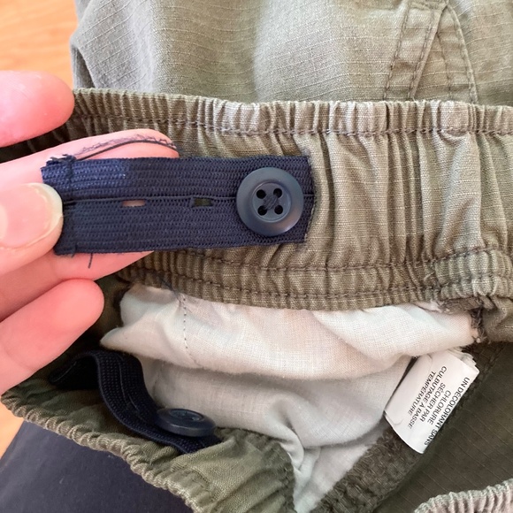 Boy’s size 8 Children’s Place green cargo shorts with adjustable - Picture 4 of 7